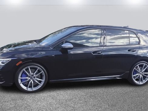 Used 2024 Volkswagen Golf R image 3