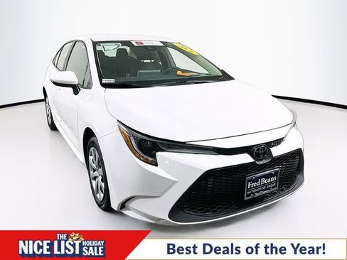 Certified 2021 Toyota Corolla LE image 1