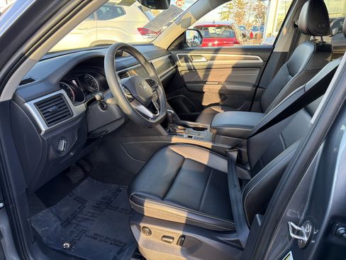 Used 2021 Volkswagen Atlas SE image 13