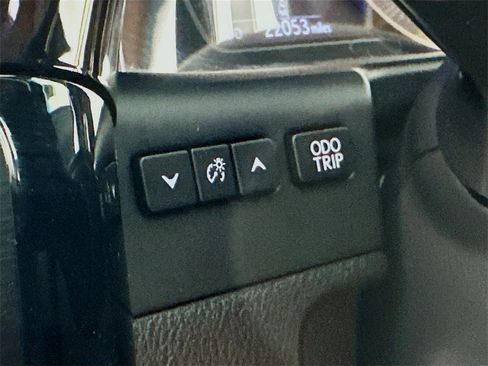 Used 2023 Lexus ES 350 w/ Premium Package image 12