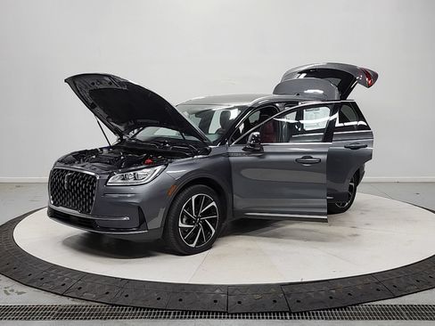 Used 2023 Lincoln Corsair Reserve w/ Equipment Group 201A FWD image 12