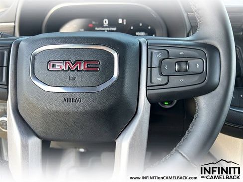 Used 2023 GMC Yukon SLT w/ SLT Premium Package image 25
