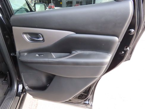 Used 2024 Nissan Murano SV w/ SV Midnight Edition Package image 12