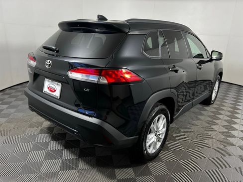 Certified 2025 Toyota Corolla Cross LE image 5