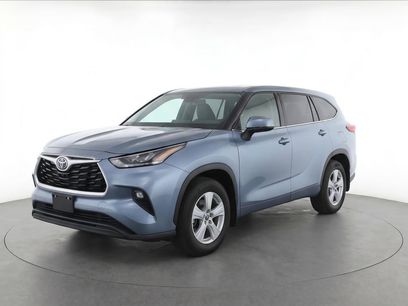 Used 2023 Toyota Highlander LE