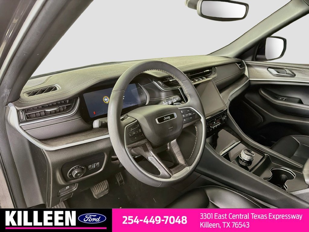 Used 2024 Jeep Grand Cherokee L Limited w/ Black Appearance Package RWD image 11