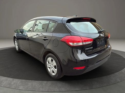 Used 2017 Kia Forte LX image 7