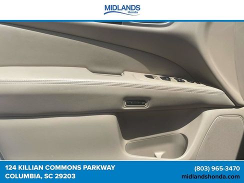 Used 2014 Nissan Pathfinder Platinum FWD image 18