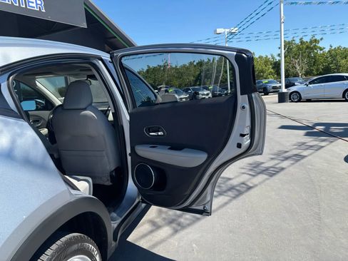 Used 2019 Honda HR-V EX image 13
