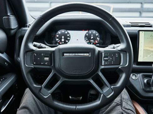 Used 2023 Land Rover Defender 110 X AWD/4WD image 59