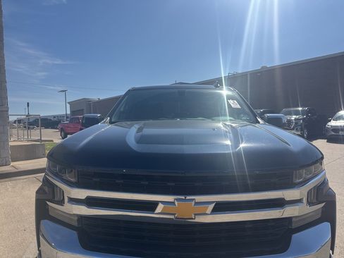 Used 2019 Chevrolet Silverado 1500 LT w/ Texas Edition image 2