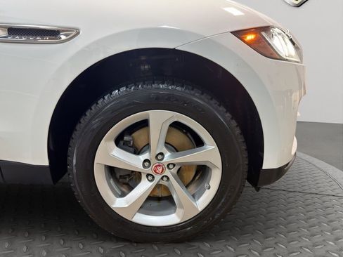 Used 2017 Jaguar F-PACE Premium image 23