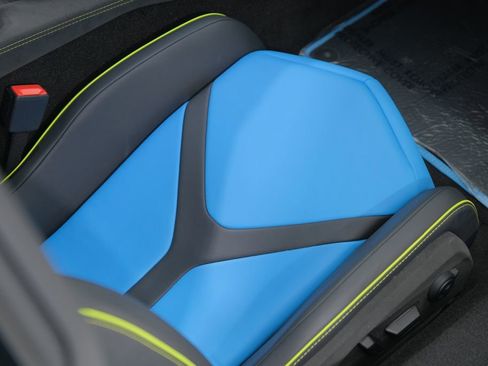 Used 2025 Lamborghini Revuelto image 27