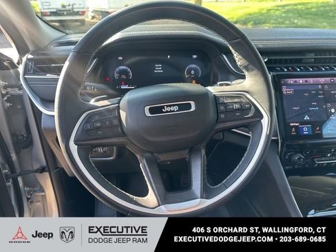 Used 2023 Jeep Grand Cherokee L Limited AWD/4WD image 9