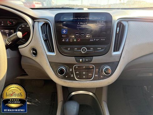 Used 2022 Chevrolet Malibu LT image 18