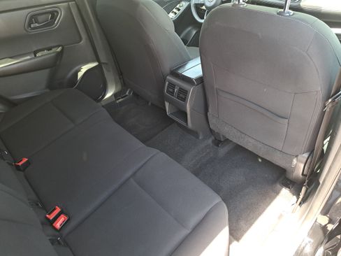 Used 2024 Nissan Rogue S AWD/4WD image 11