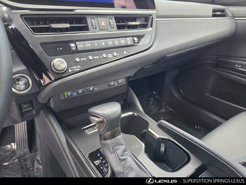 Used 2025 Lexus ES 300h w/ Premium Package FWD image 19