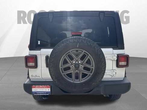 Used 2025 Jeep Wrangler Unlimited Sport AWD/4WD image 5