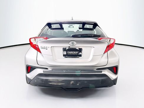 Used 2020 Toyota C-HR XLE image 19