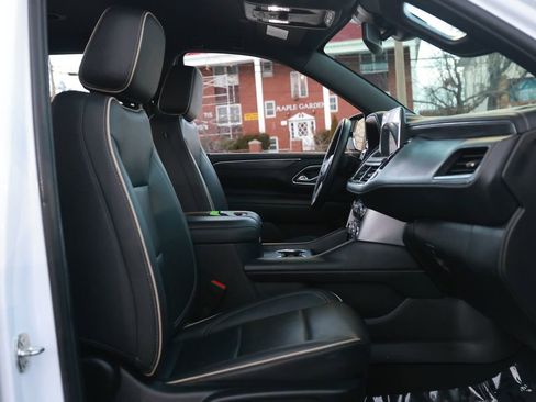 Used 2024 GMC Yukon SLT image 16