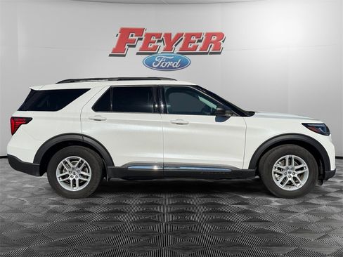 Used 2025 Ford Explorer Active w/ Active Comfort Package image 6