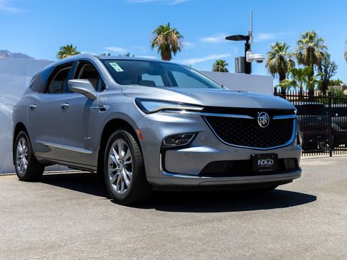 Used 2023 Buick Enclave Avenir w/ Avenir Technology Package AWD/4WD image 2