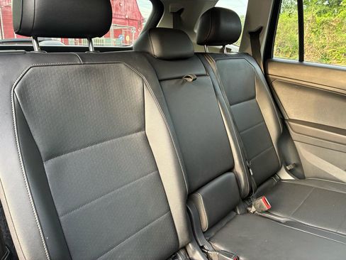 Used 2018 Volkswagen Tiguan SE FWD image 24