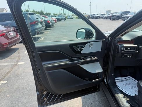 Used 2022 Lincoln Aviator Grand Touring w/ Equipment Group 301A AWD/4WD image 15