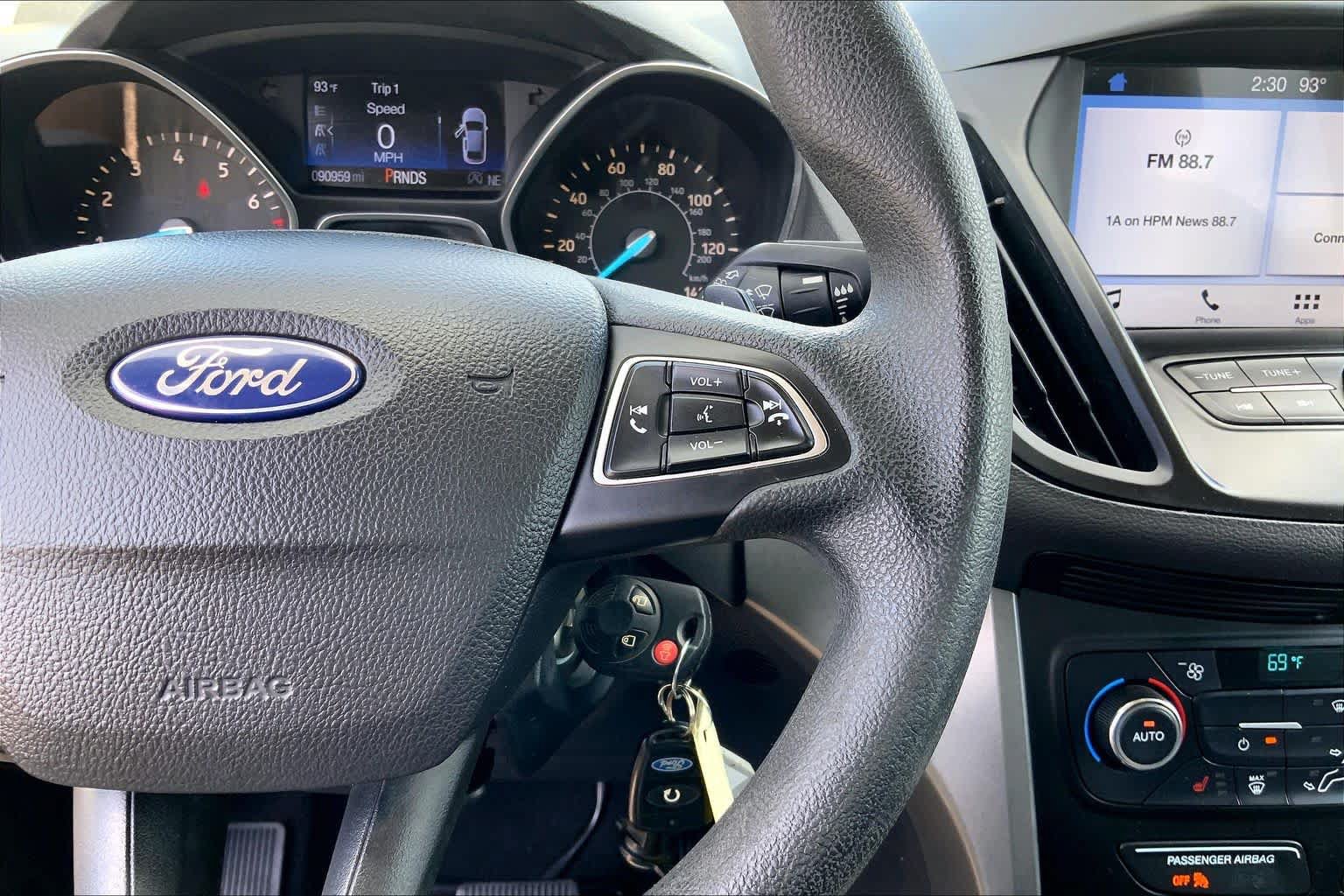 Used 2017 Ford Escape SE w/ Equipment Group 201A FWD image 22