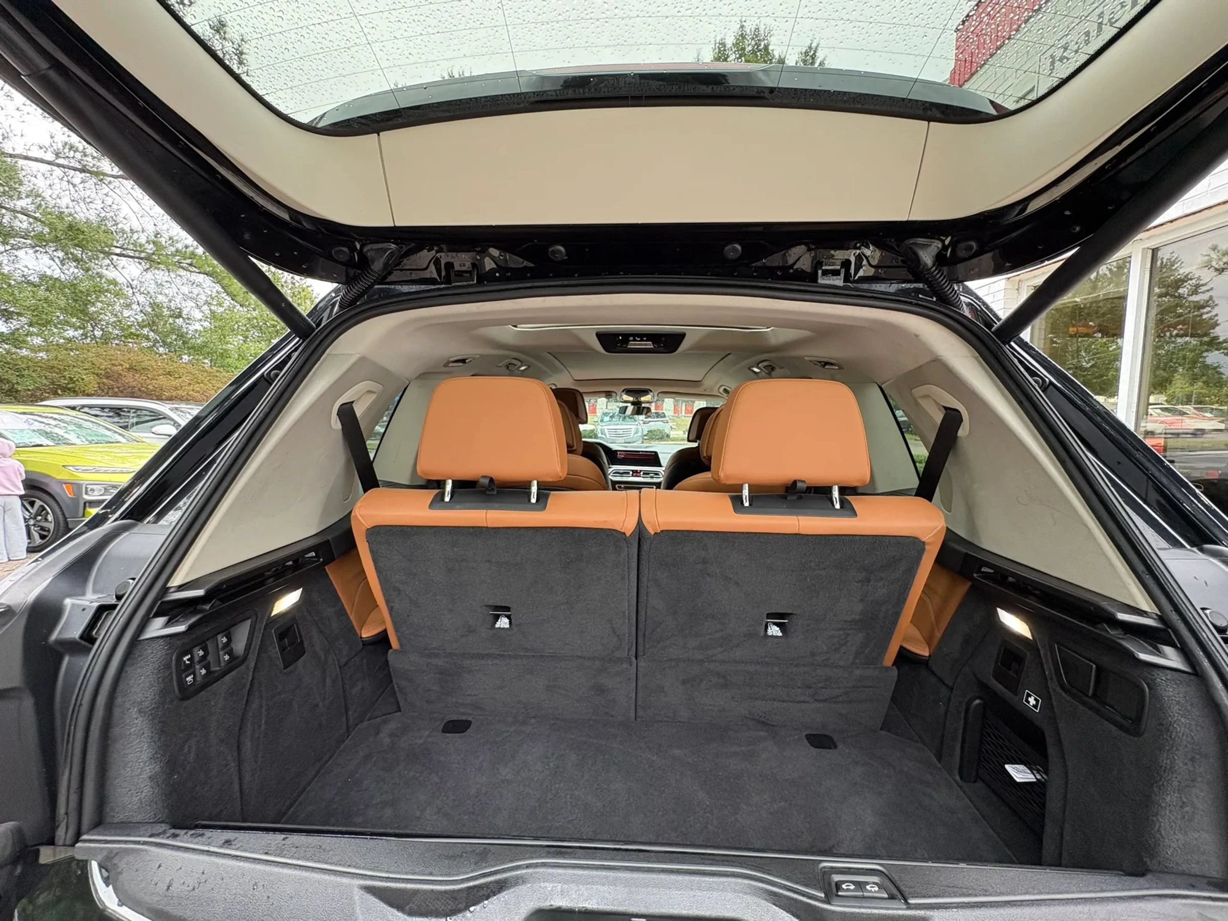 Used 2019 BMW X7 xDrive50i w/ Premium Package AWD/4WD image 29