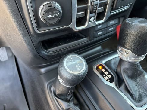 Used 2022 Jeep Wrangler Unlimited Sport image 26