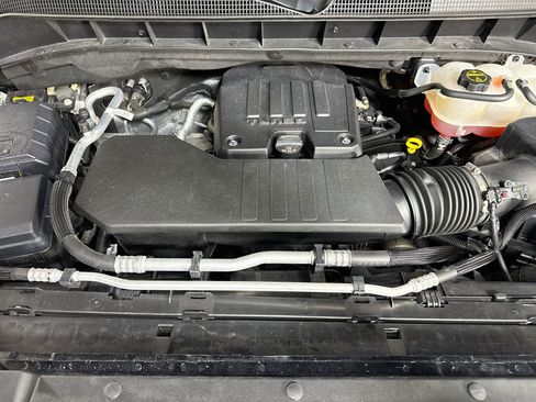 Used 2024 Chevrolet Silverado 1500 LT AWD/4WD image 39