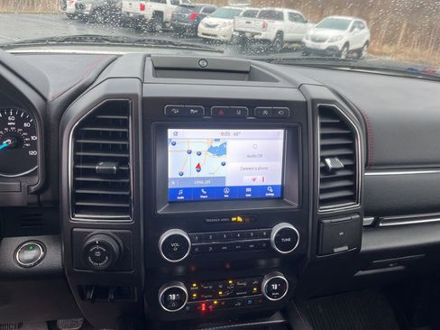 Used 2021 Ford Expedition Limited image 8