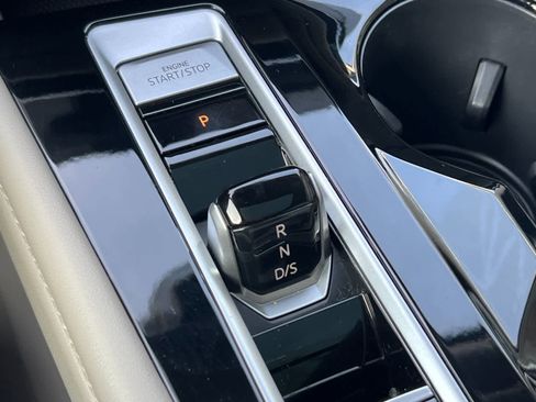 Used 2024 Volkswagen Atlas SEL Premium R-Line image 24