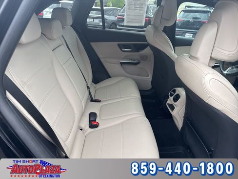 Used 2024 Mercedes-Benz GLC 300 4MATIC image 24