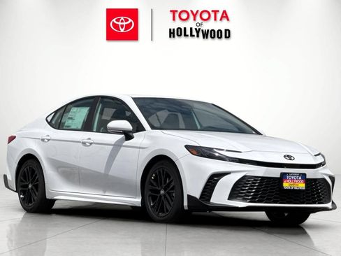 New 2026 Toyota Camry SE FWD image 2