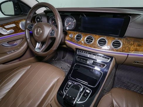 Used 2017 Mercedes-Benz E 300 4MATIC image 19