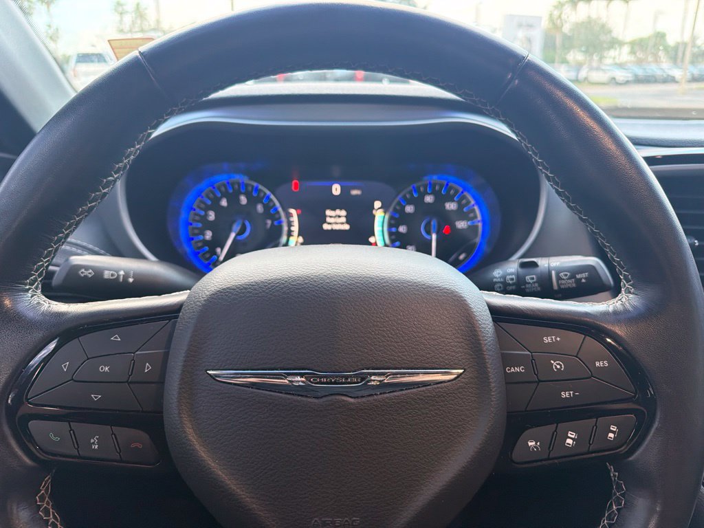 Used 2021 Chrysler Pacifica Touring-L w/ S Appearance Package FWD image 14