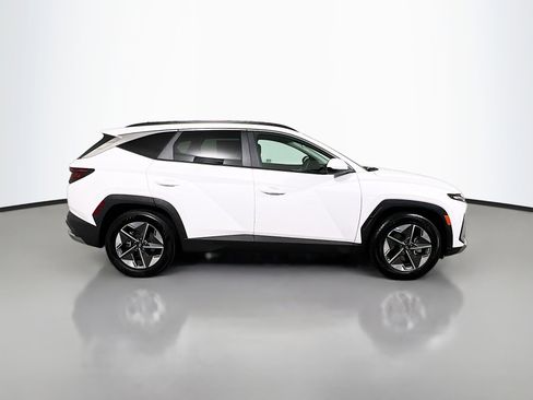 Used 2025 Hyundai Tucson SEL FWD image 3