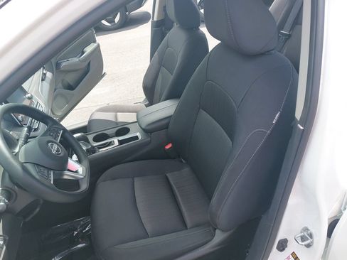 Used 2025 Nissan Altima 2.5 SV FWD image 15