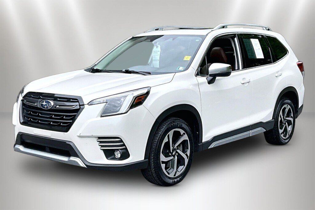 Used 2023 Subaru Forester Touring AWD/4WD image 3