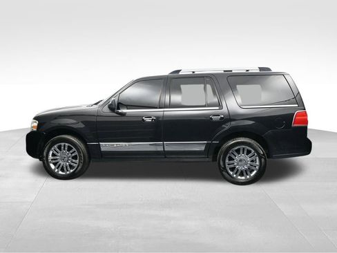 Used 2010 Lincoln Navigator 4WD image 2