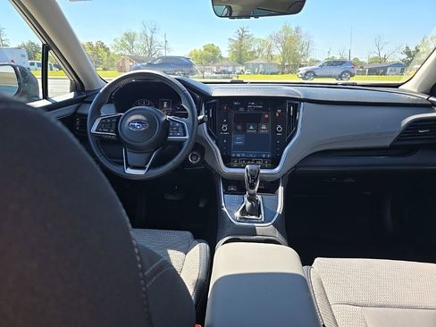 Used 2025 Subaru Outback Premium image 33