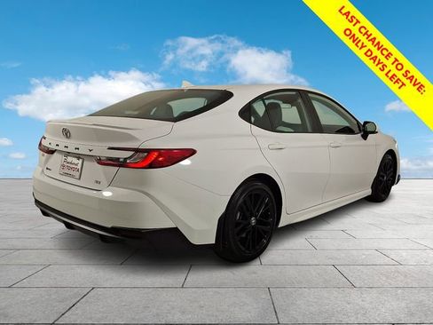 Certified 2025 Toyota Camry SE FWD image 8
