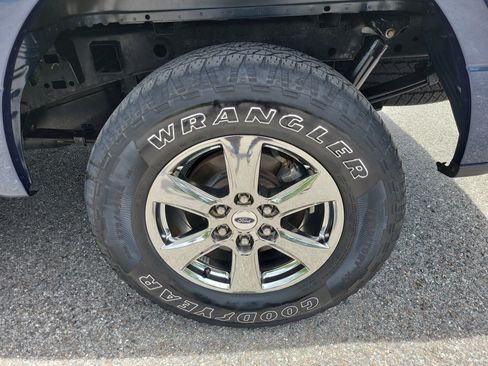 Used 2020 Ford F150 XLT w/ Equipment Group 302A Luxury AWD/4WD image 35