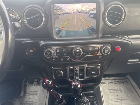 Used 2020 Jeep Gladiator Overland AWD/4WD image 12