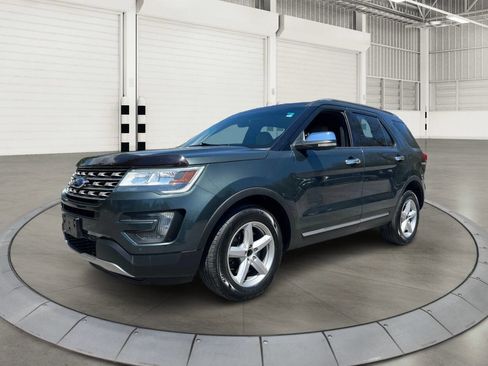 Used 2016 Ford Explorer XLT w/ Equipment Group 202A AWD/4WD image 7