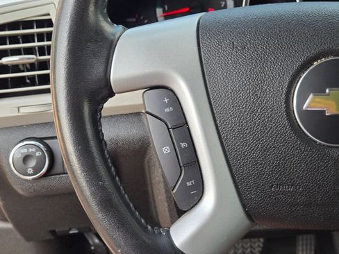 Used 2012 Chevrolet Traverse LTZ FWD image 27
