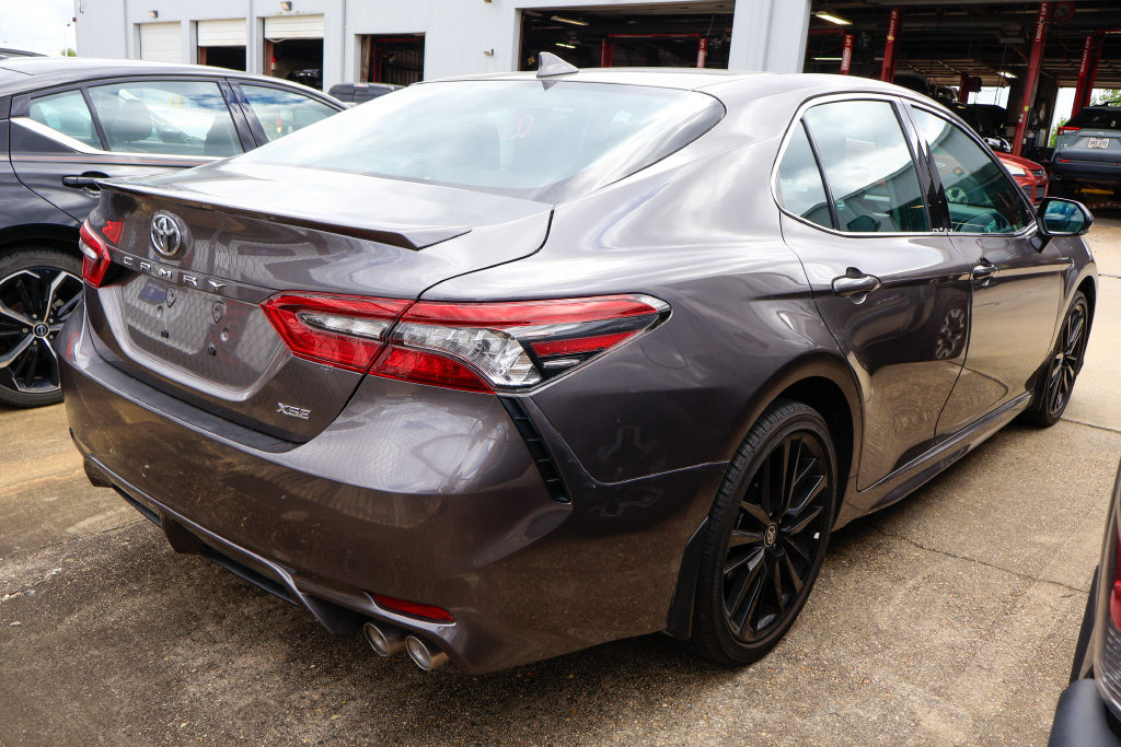 Used 2024 Toyota Camry XSE FWD image 6