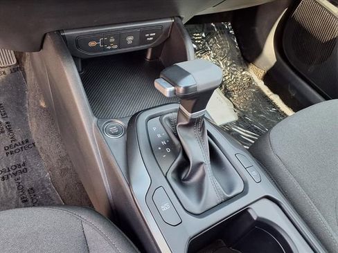 Used 2025 Kia K4 LXS image 21